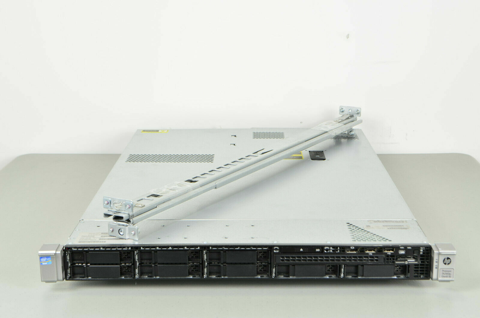 HP ProLiant DL 360p 670635-S01 Server