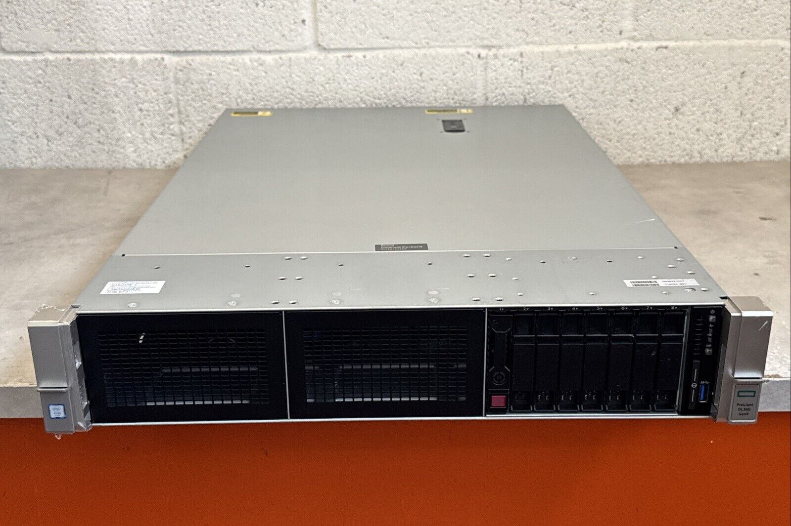 HP ProLiant DL380 Gen9 8SFF Server – E5-2698 v3 – 32 Cores- 256 GB Ram – 600 GB