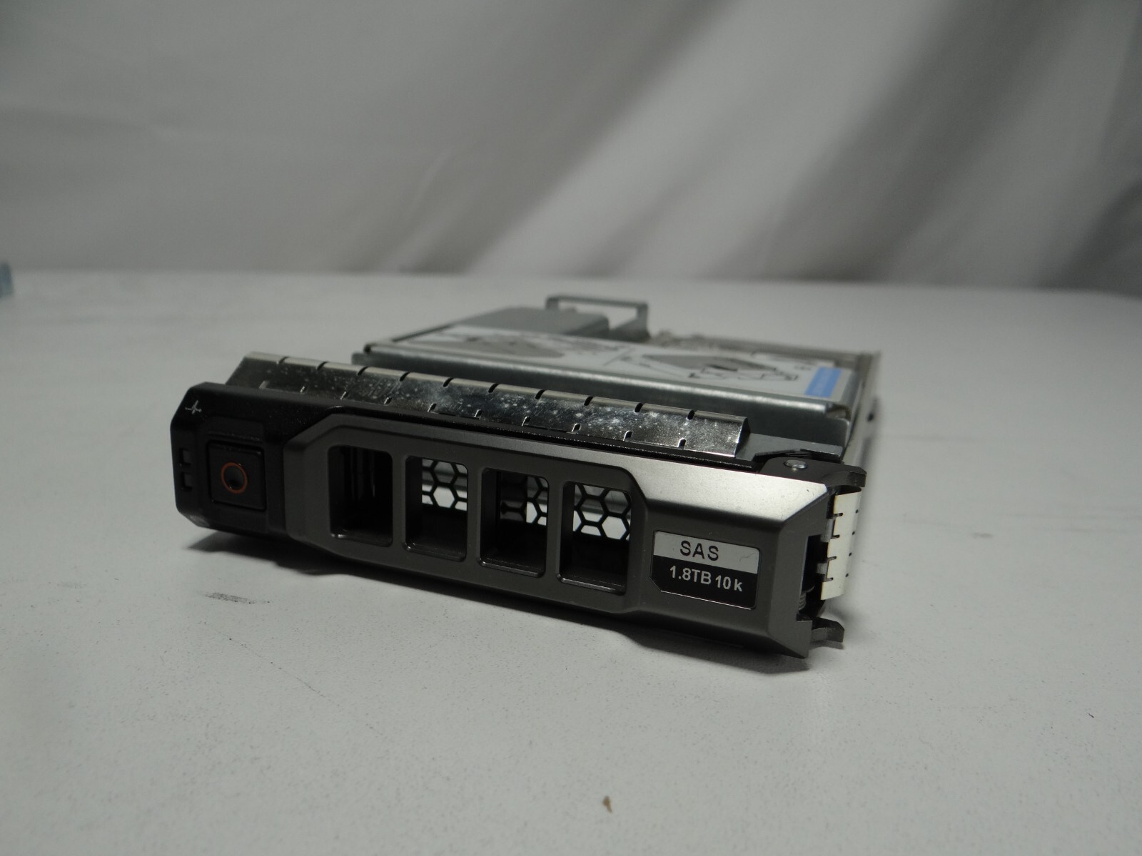 DELL 1.8TB 10K SAS 12Gbps Enterprise Server Hard Drives 3.5″ GP3FR 0GP3FR Tray