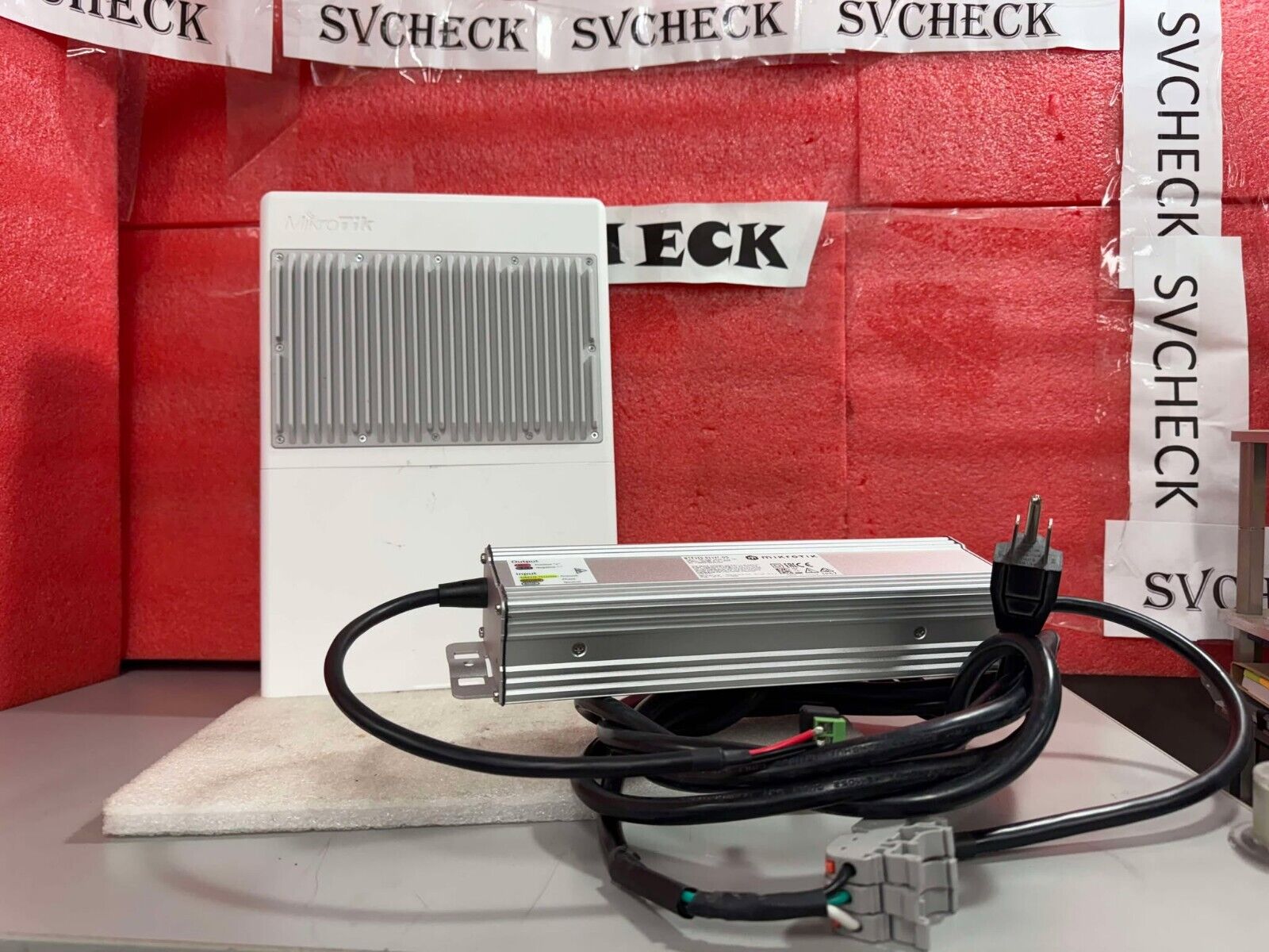 MIKROTIK CRS318-16P-2S+OUT NETPOWER 16 with MTP250-53V47-OD OUTDOOR POWER SUPPLY