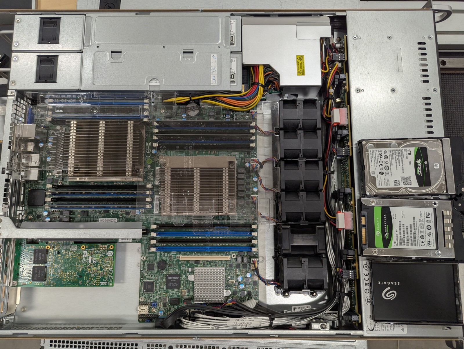 1U Supermicro SYS-1028R-WTR 2x Intel e5-2620v4, 64GB, 4x 1TB SSD, 6x 1TB HDD