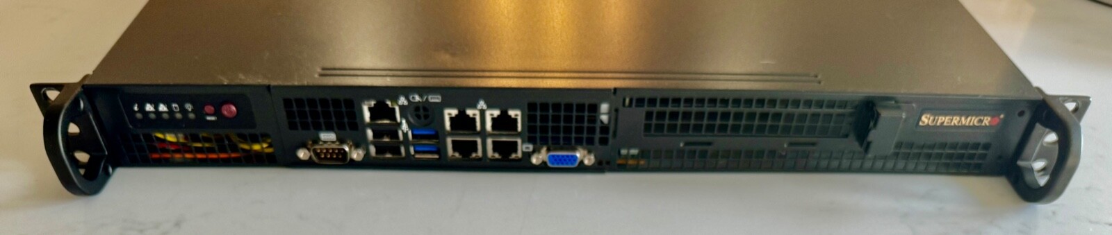 Supermicro SuperChassis 505-2 5018A – FTN4 Rack Server – Black.