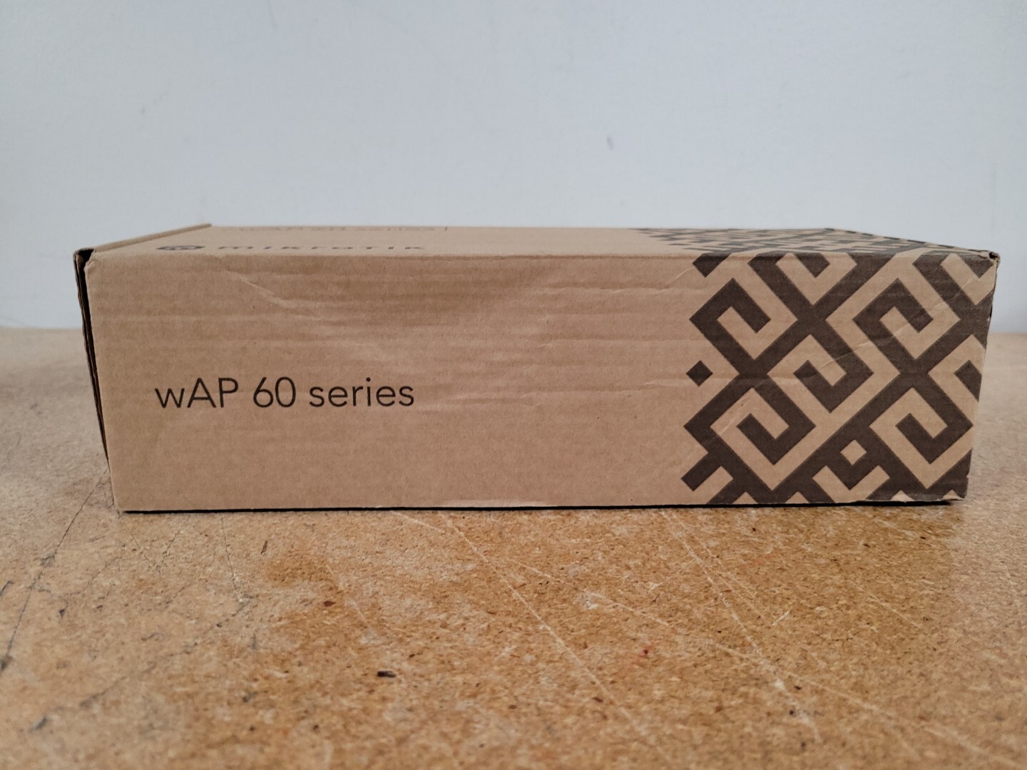 MikroTik RBWAPG-60AD 60G Wireless CPE Integrated Antenna