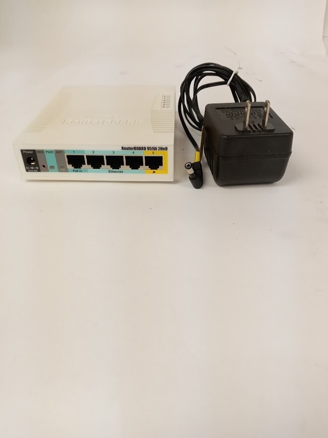 Mikrotik RB951Ui-2HnD RouterBOARD 2.4Ghz Wireless AP Router W/ Power Supply