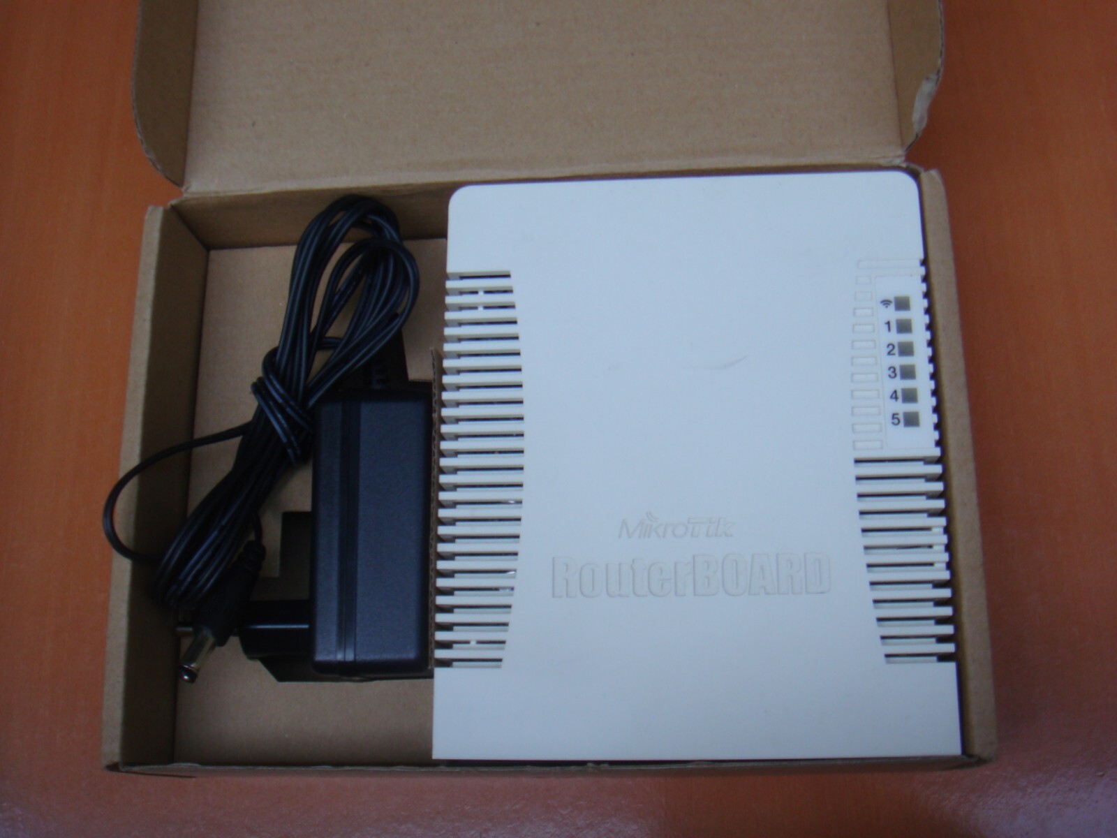 MikroTik Wireless Router RB951Ui-2HnD