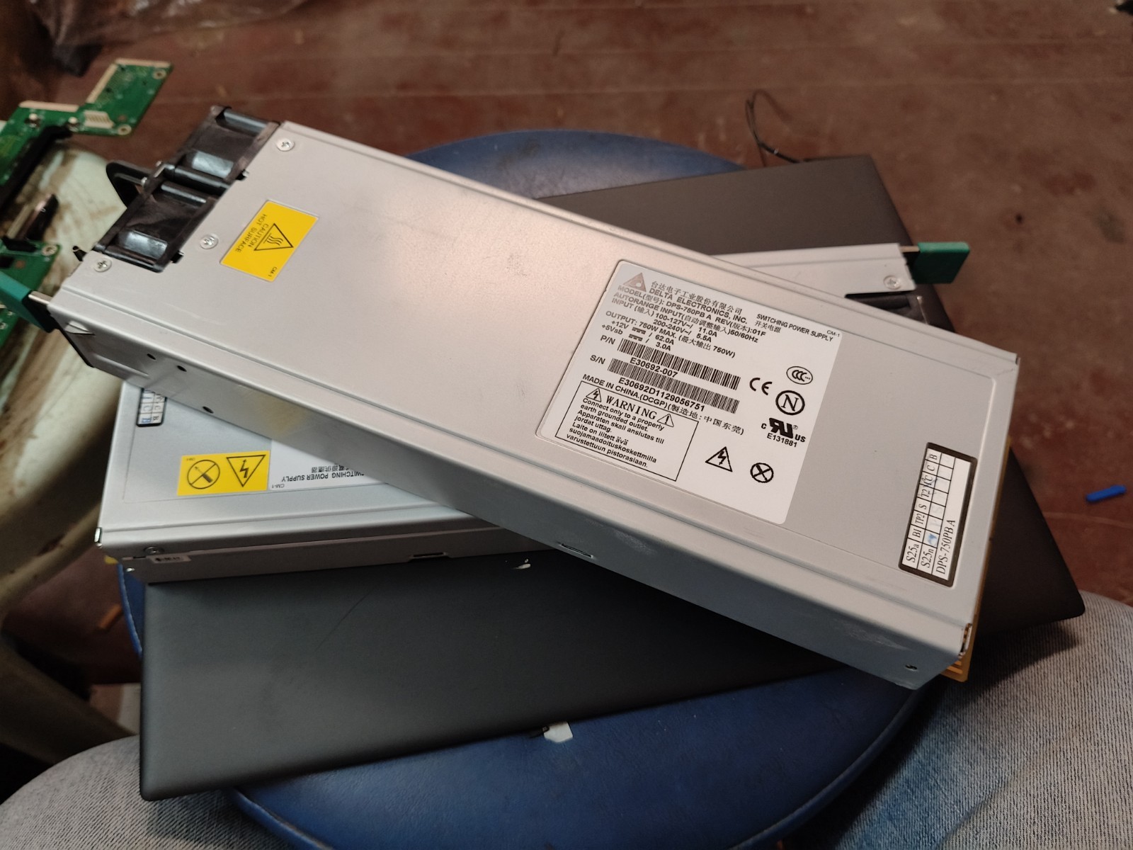 New Server Power Supplies Delta Electronics DPS-750QB A 750Watt Hot-Swap 2x Fans