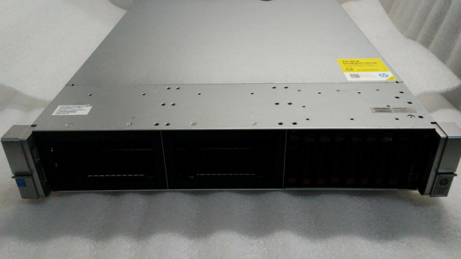 HP Proliant DL380 Gen9 2x Xeon E5-2630v3 2.4Ghz, 32GB Ram, No HDD
