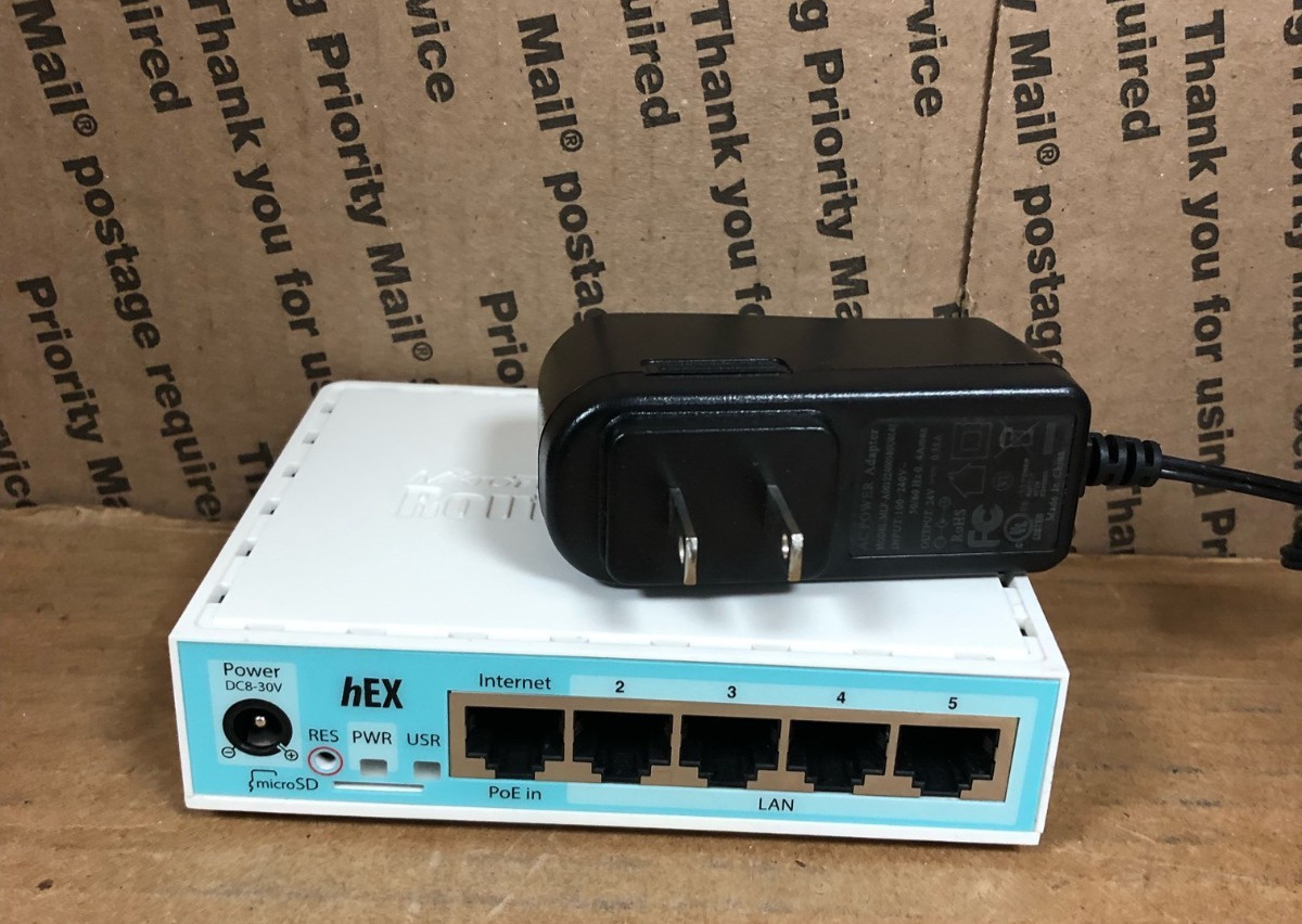 Mikrotik hEX RB750r3 Router W/AC-ADAPTER