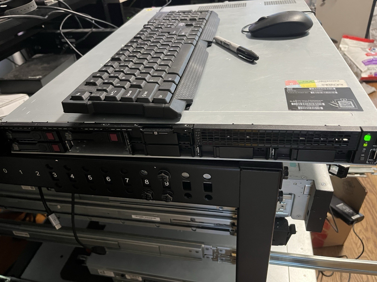 HPE ProLiant DL325 Gen10 EPYC 7351P 32GB E208i-a RAM 2x500W 3 drives