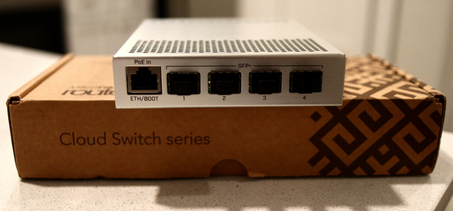 MikroTik CRS305-1G-4S+IN