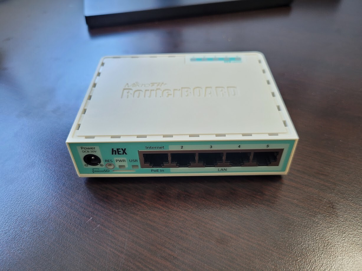 MikroTik RouterBoard hEX RB750Gr3 5-Ports Gigabit Ethernet Router