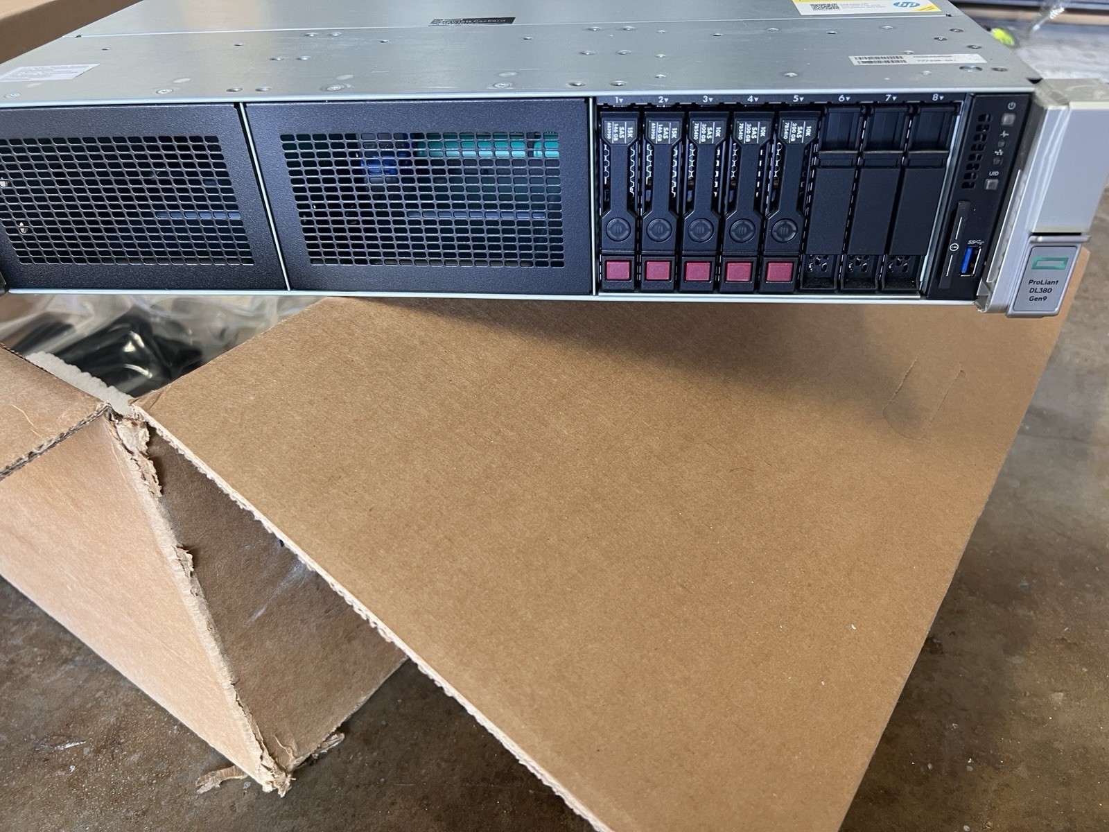 HP ProLiant DL380 Gen9  2x E5-2640v3 128GB memory 2x800W PSU