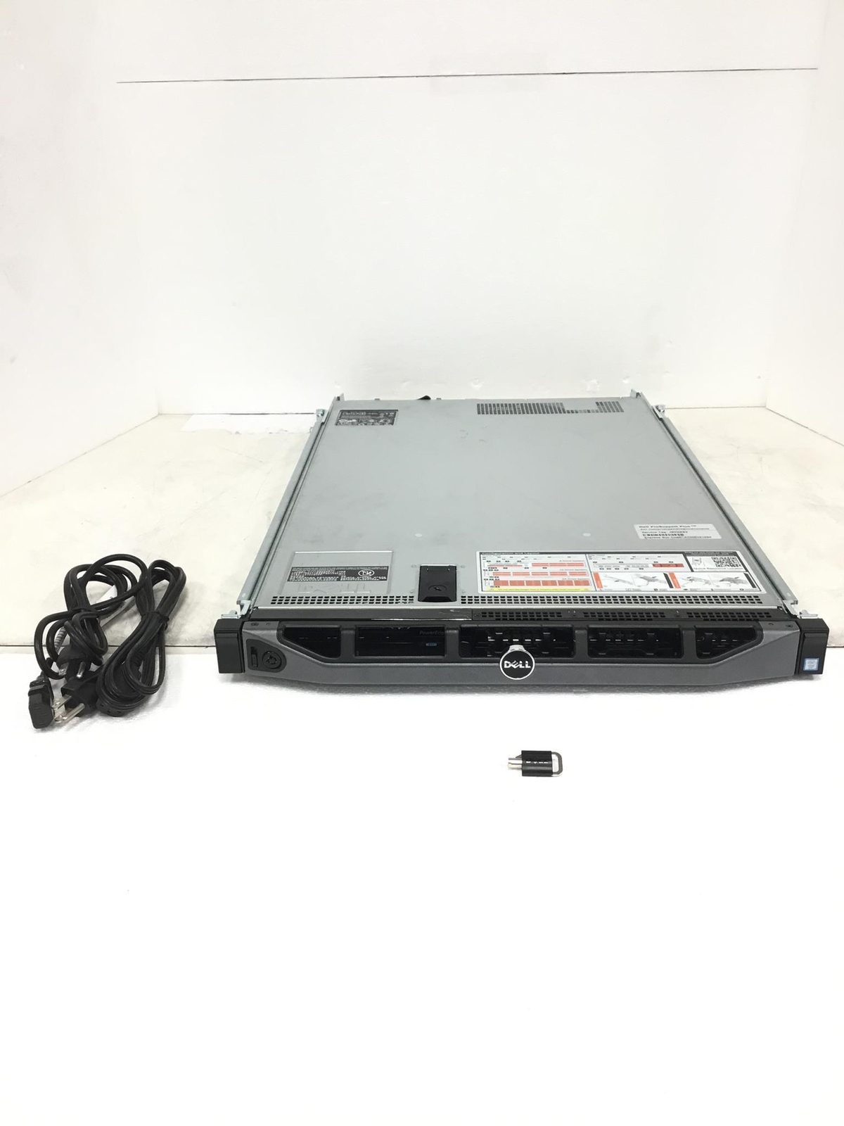 DELL Poweredge R630 2xXeon E5-2690 V4 2.6GHz Server w/448GB RAM,QLOGIC,H730