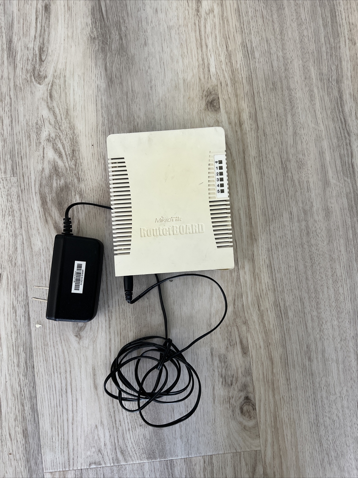 Microtip Router Board RB951Ui-2nD hap With Power Adapter