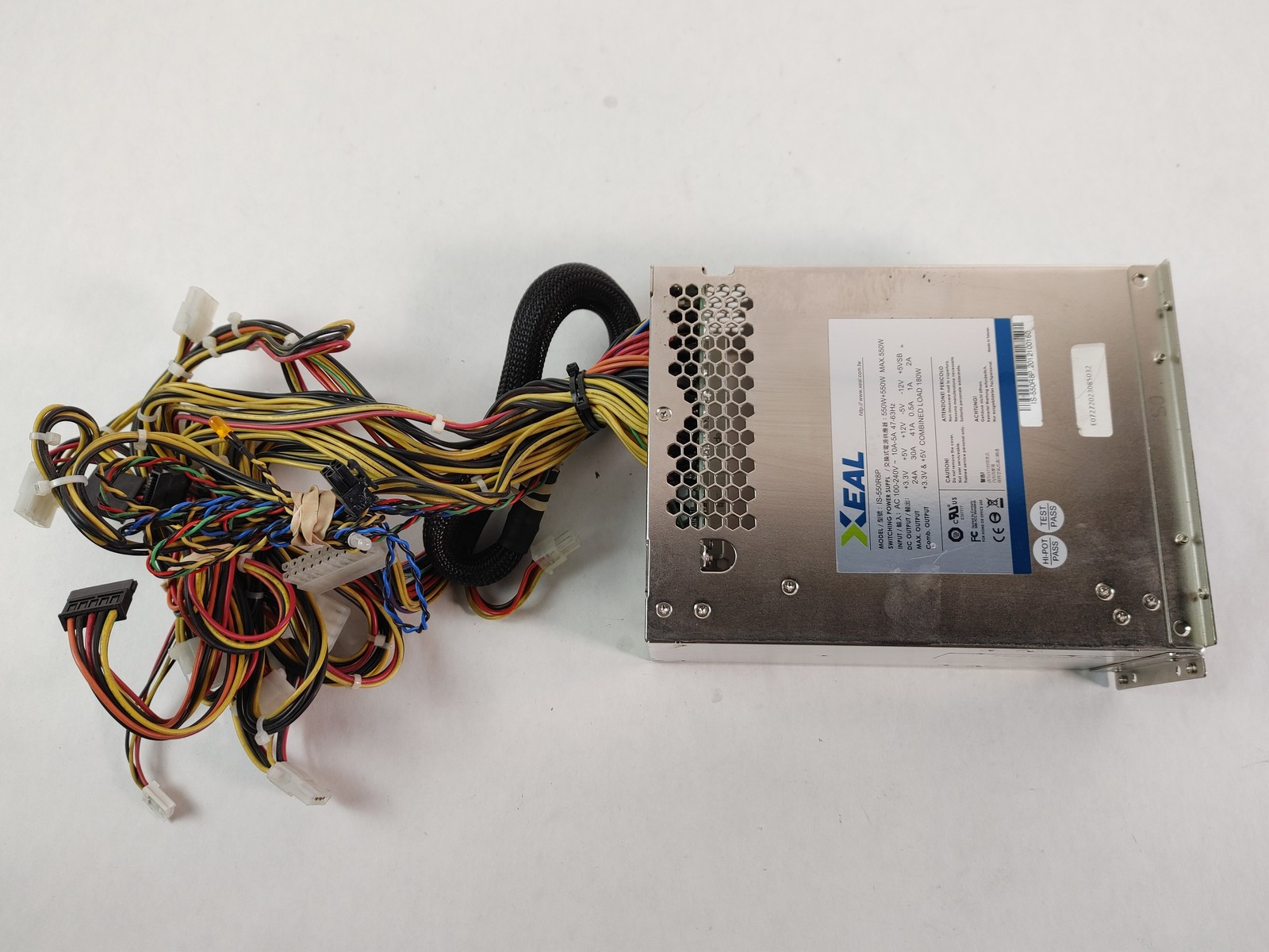Xeal ExacqVision 16-CCR-3000-E 550 W 20+4 Pin 2U Server Power Supply IS-550R8P