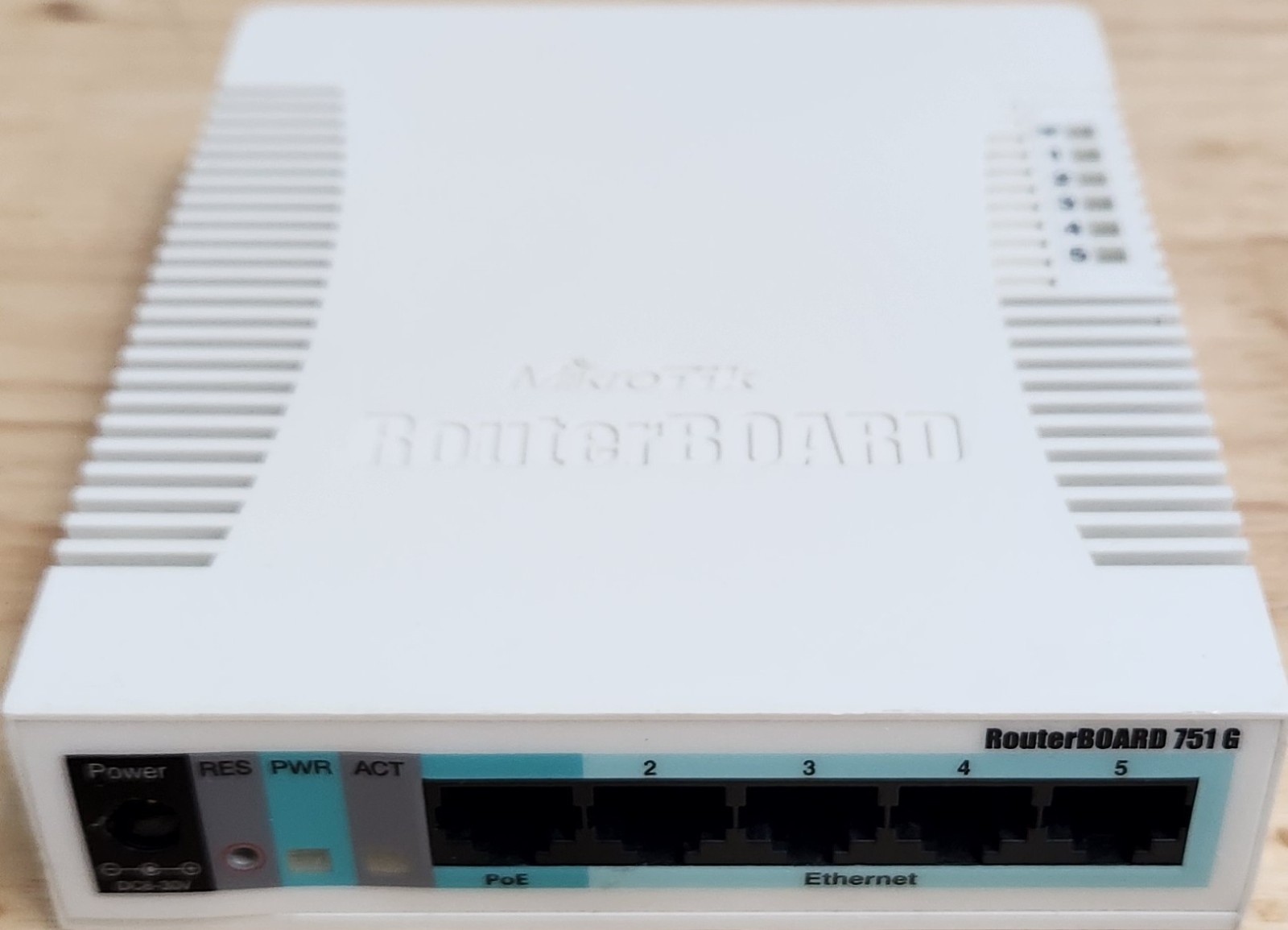 Mikrotik RB751G-2HnD Gigabit AP