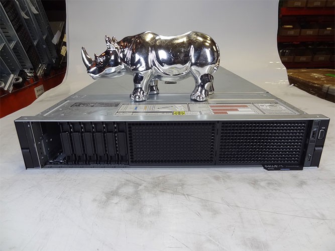 Dell PowerEdge R750 8x 2.5in Server