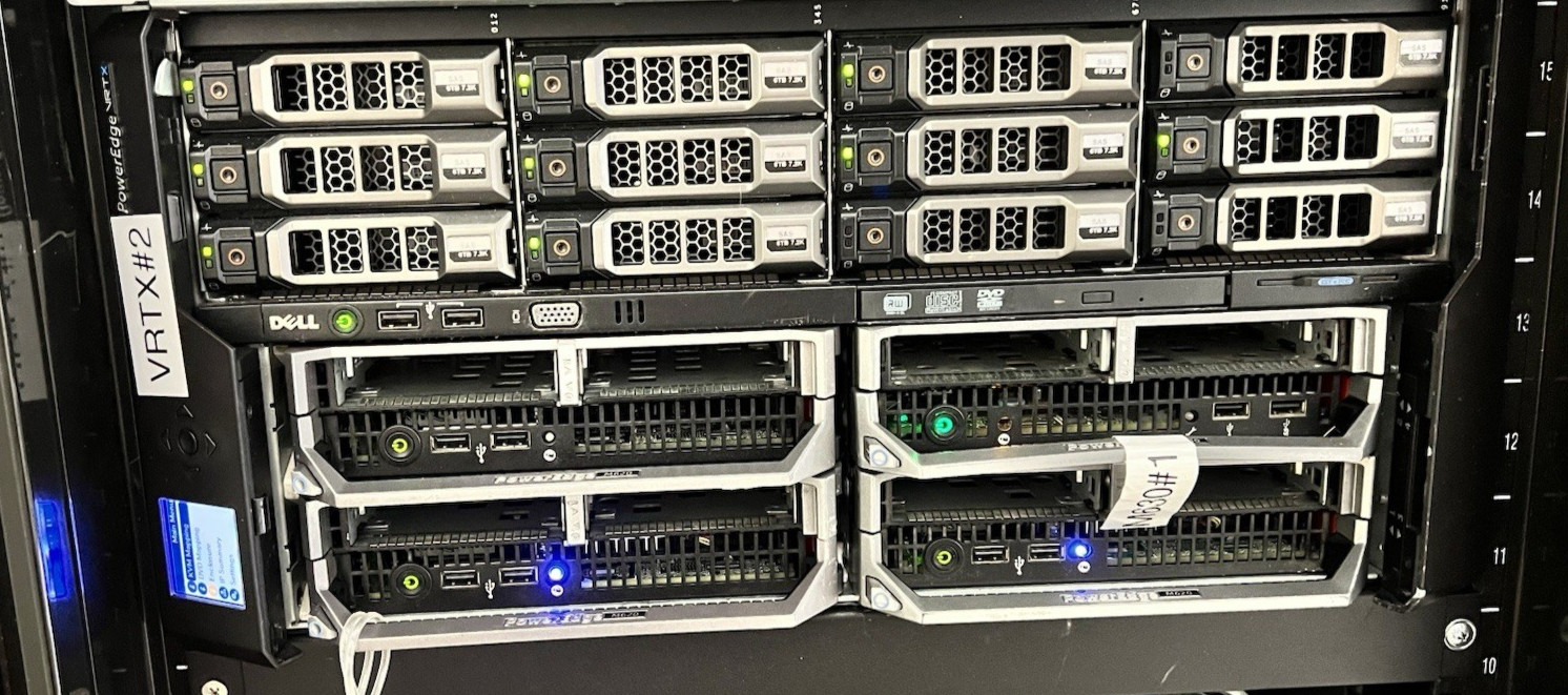 Dell PowerEdge VRTX | 4 × Blades (1x M630, 3x M620) 104C/208T  3+TB RAM