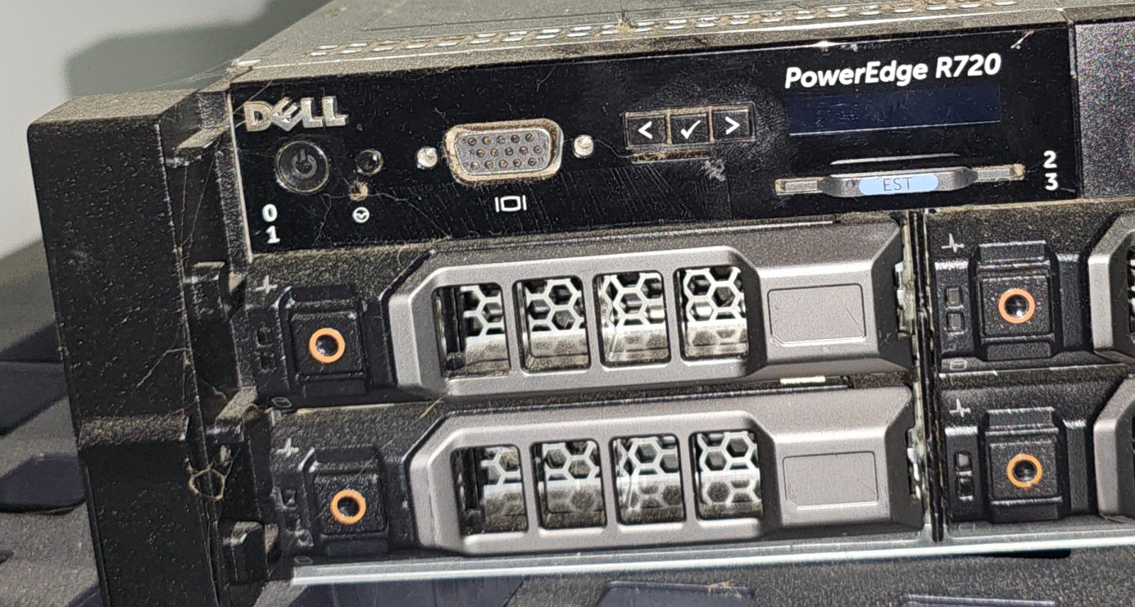 DELL POWEREDGE R720 8LFF 2x 8 CORE E5-2670 2.6GHz 96GB RAM H710 NO HDD