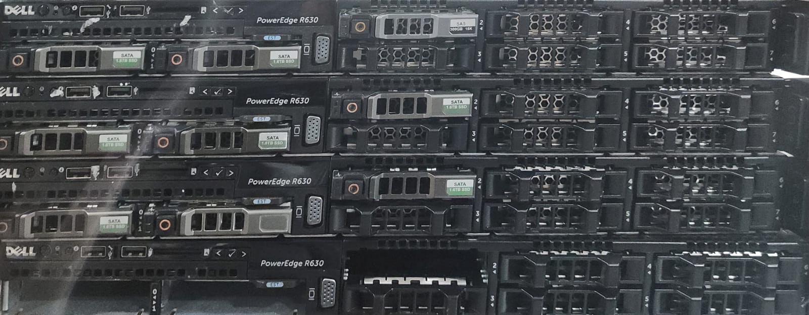 Dell PowerEdge R630 2x2680v4 28Cores 64GB 3x 900 SAS 8 Bay 2x10GB+2x1GB RJ45