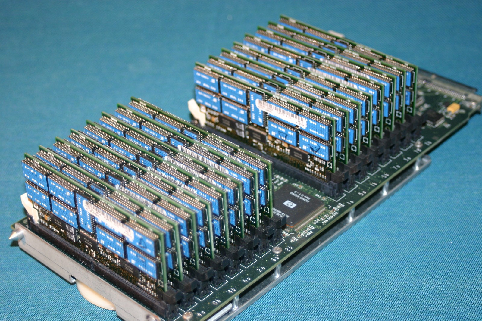 HP SERVER MEMORY RAM MODULE VINTAGE 4096MB HP3000 256MB X 16 1999 11001-02 GOLD