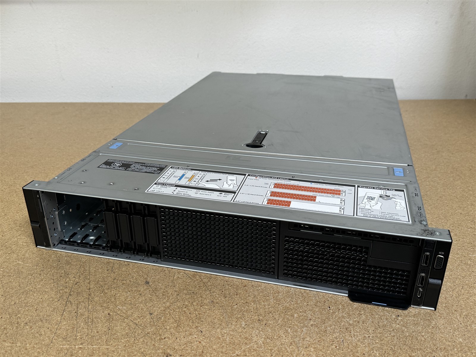 DELL POWEREDGE R740 8SFF 2x 20 CORE GOLD 6138 2.0GHz 128GB RAM H740P NO HDD