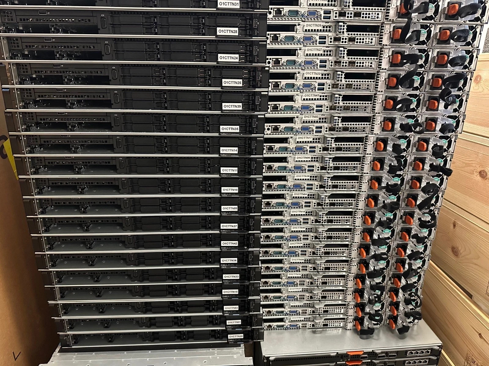 Dell PowerEdge R640 Server 2x Intel Xeon Gold 6138 40 core 32GB RAM H730P 750W