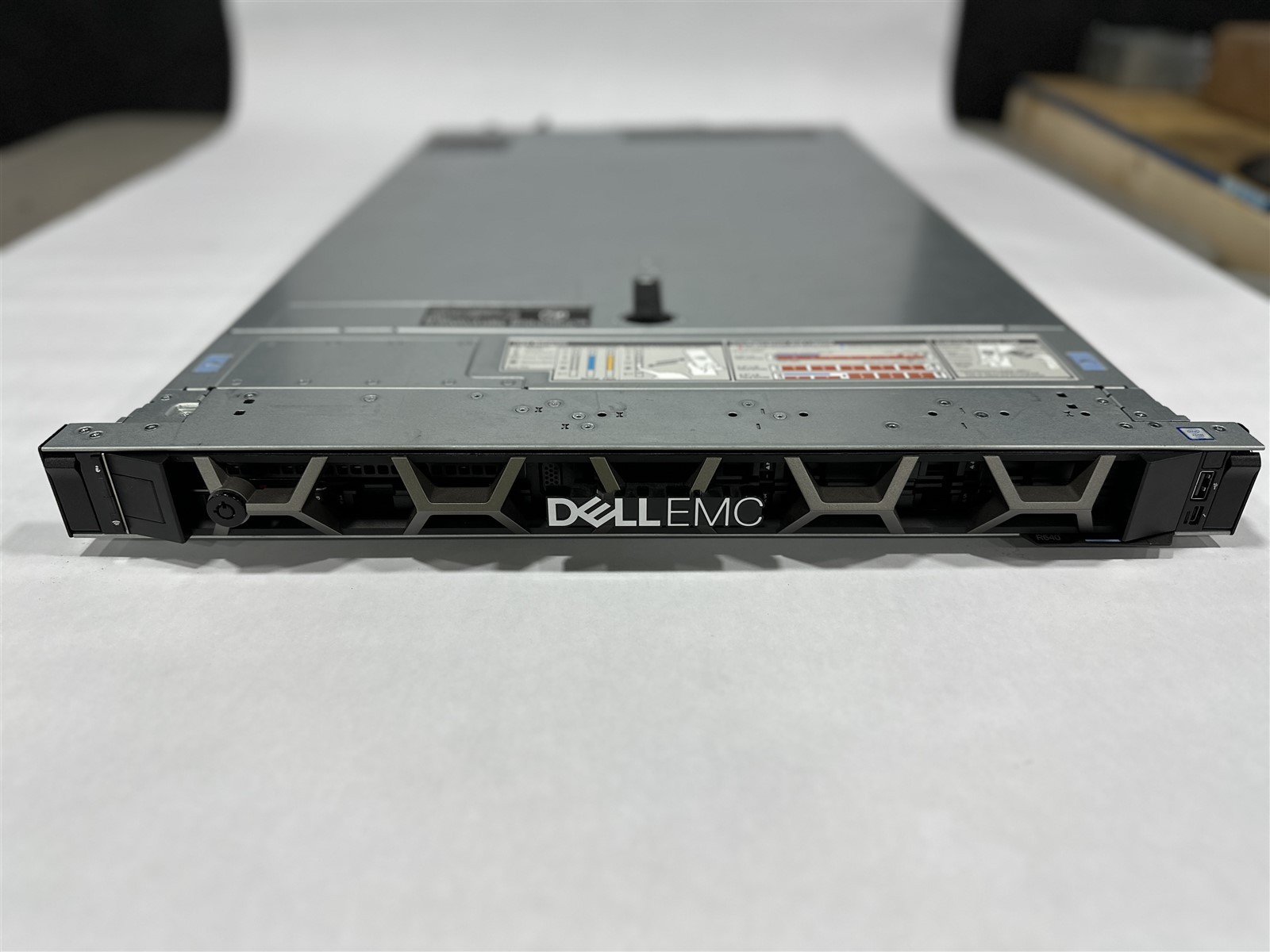 Dell PowerEdge R640 Server 2x Xeon Gold 6238 2.10GHz 16GB RAM PERC H730p No HDDs
