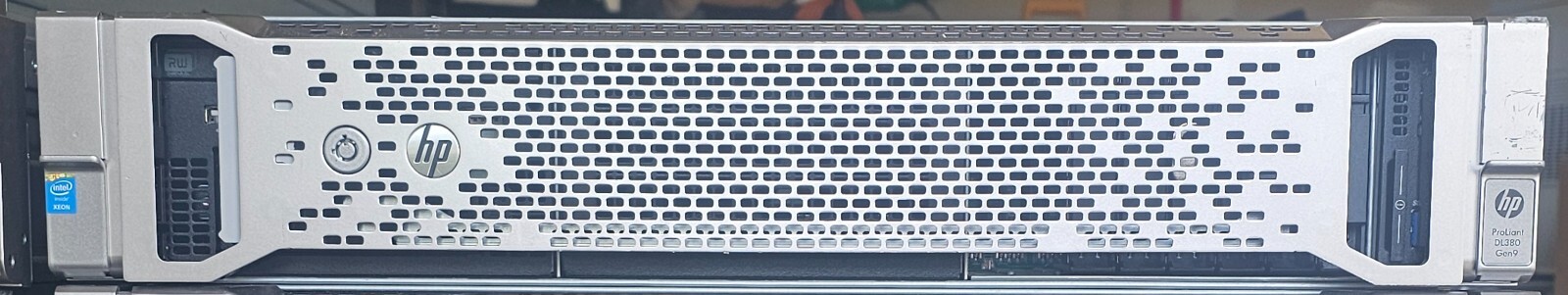 HP ProLiant DL380 Gen9 12 bay SFF E5-2640v3 2.60Ghz 32GB (2X16) PC4-2133