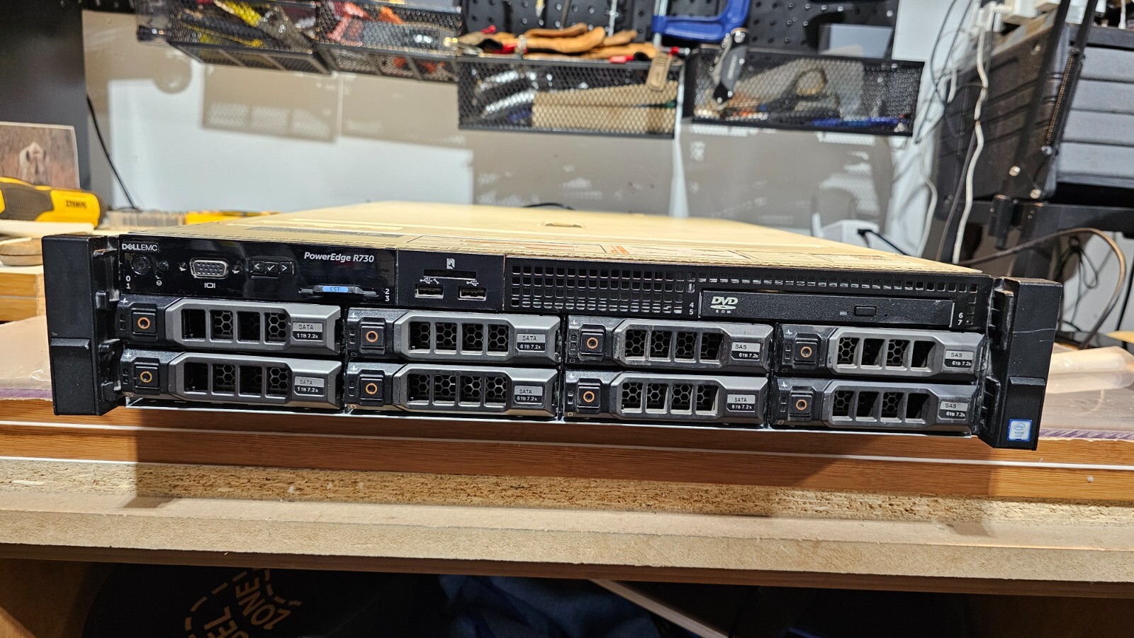 Dell PowerEdge R730 3.5 8 Bay w Trays 128Gb RAM 2x16c CPUs 80GbSSD/2x3Tb Proxmox