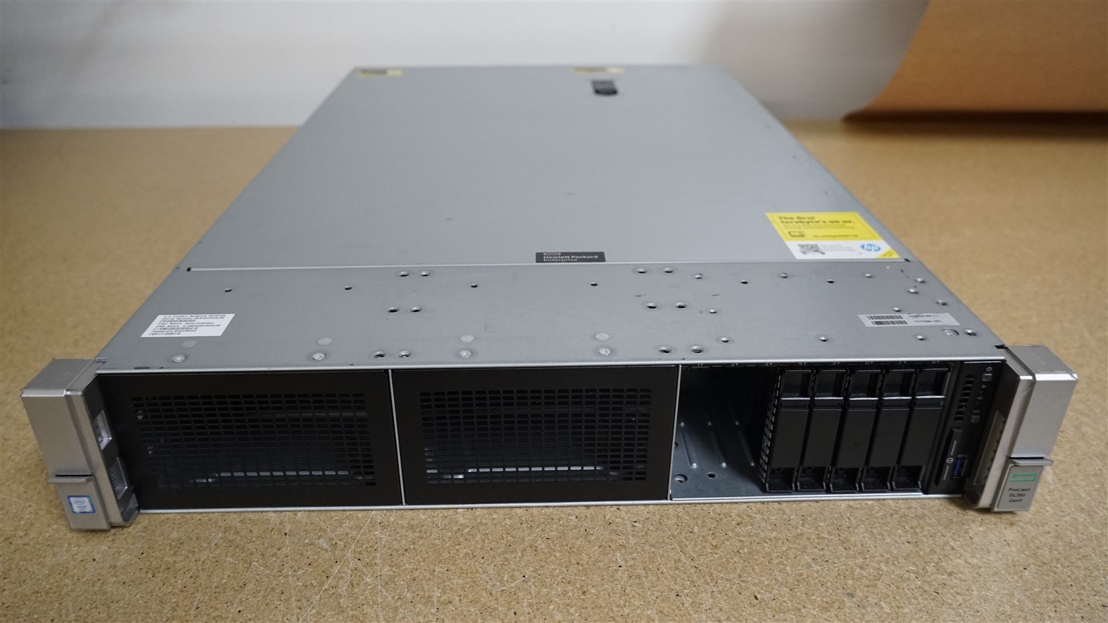 HP ProLiant DL380 Gen9 G9 8SFF 2x 8 CORE E5-2667v4 3.2GHz 32GB RAM 8x 2TB SSD
