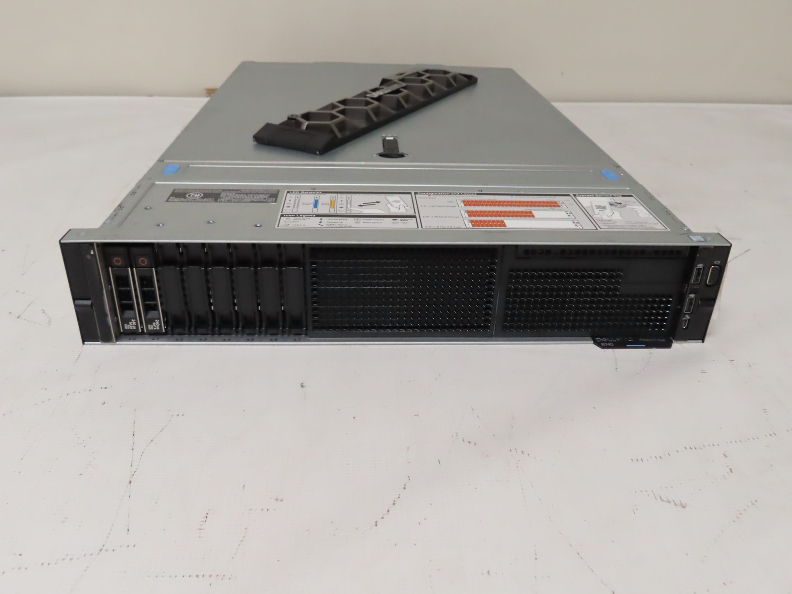 Dell PowerEdge R740 2x Gold 6132 2.6GHz 128gb H740p 2x 240gb SSD 2x750w Bezel