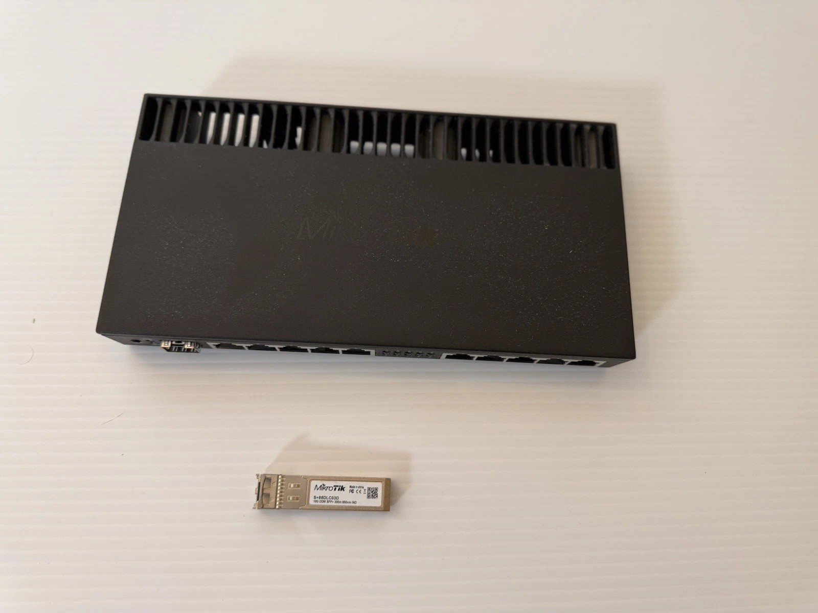 MikroTik RB4011iGS+RM 10-Port Gigabit Router  with ori SFP+ 10gbe transceiver