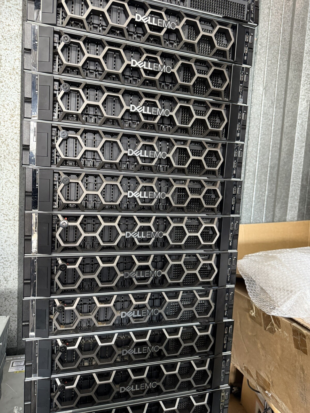 DELL  POWEREDGE  SERVE R740 XEON GOLD 6138 40CORE 128GB 2x480GB SSD H730p Rails