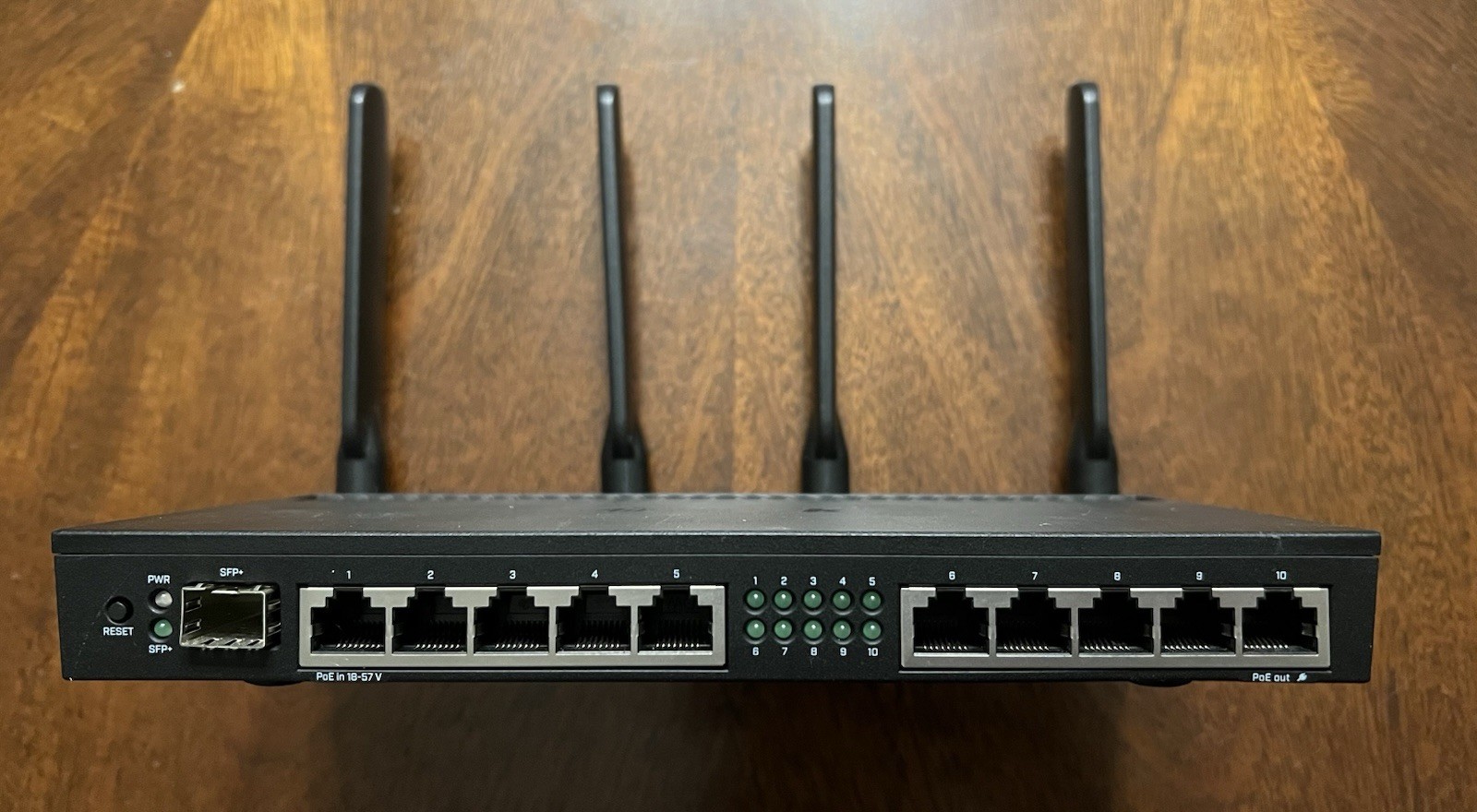 MikroTik RB4011iGS+5HacQ2HnD-IN-US