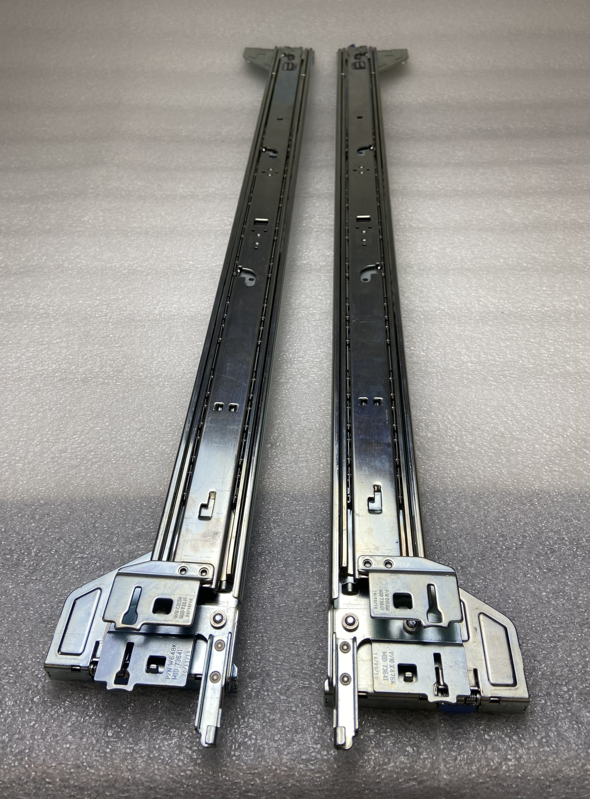 GENUINE Dell PowerEdge B2 Ready Rail Kit R715 R810 R815 R910 0D157M 0W647K