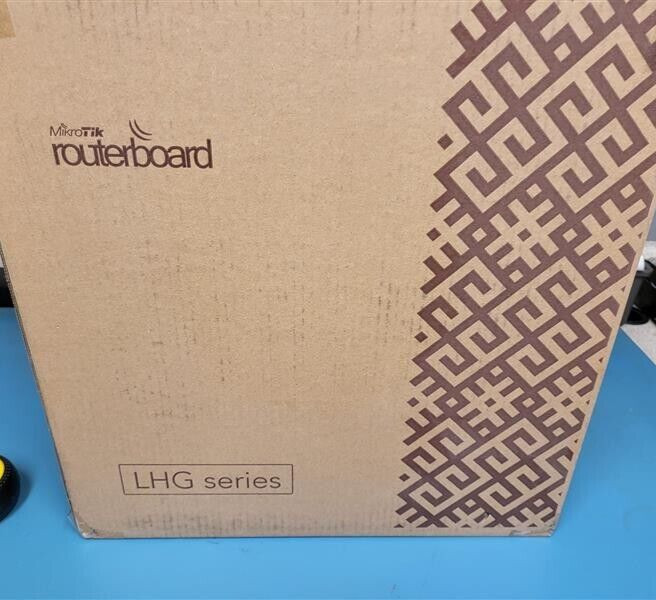 MikroTik RBLHGRR11ELTE LHG LTE kit