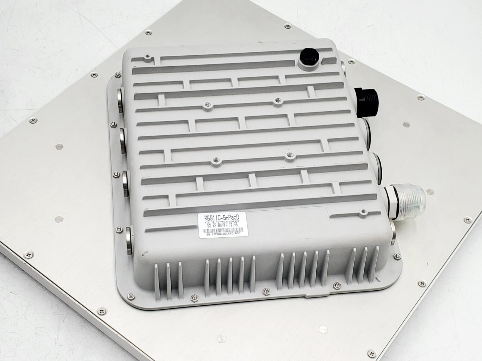 MikroTik RB911G-5HPacD 5GHz Antenna, 802.11ac, 24dBi Gain