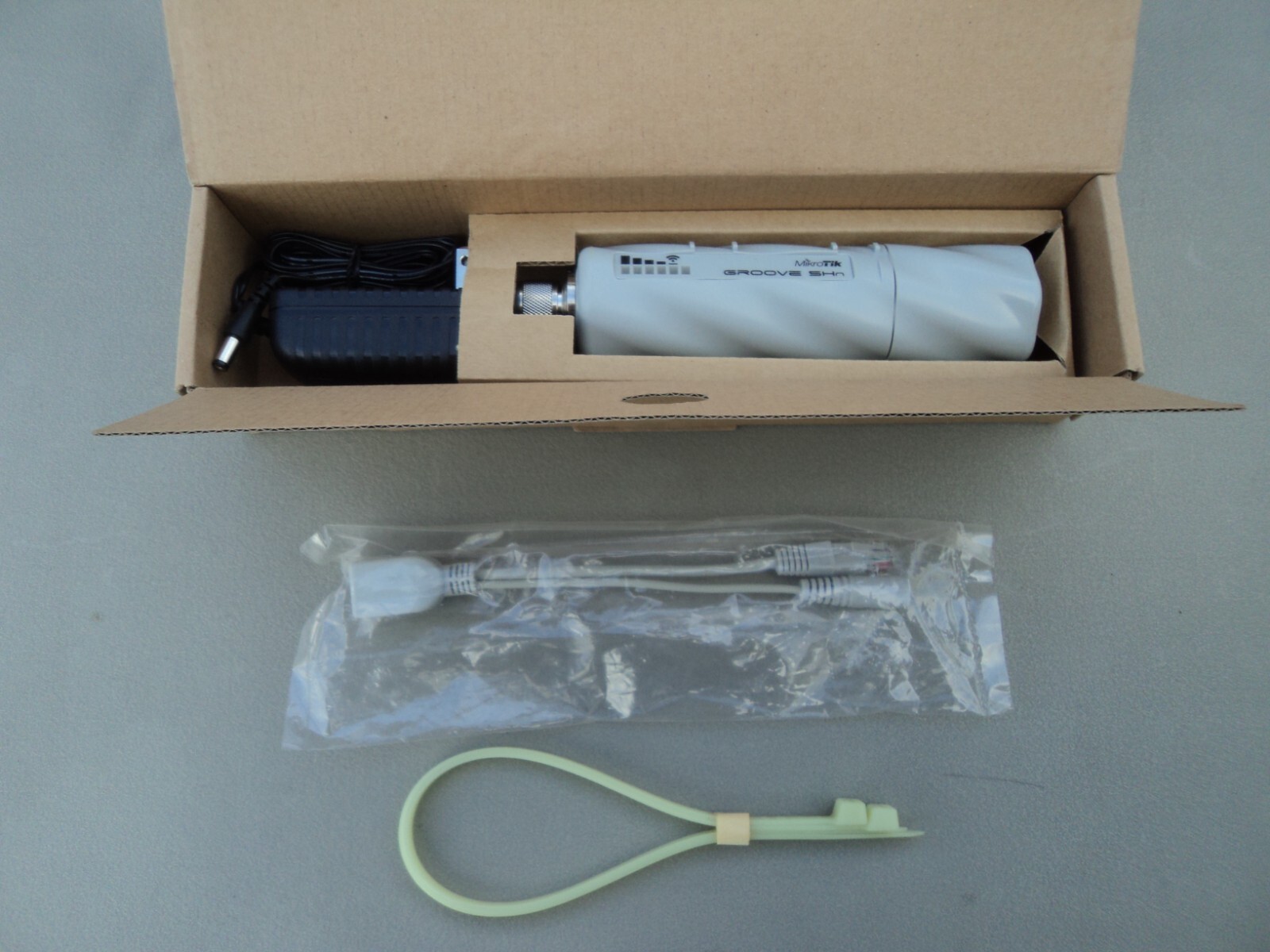 New Open Box  Mikrotik Wireless RouterBOARD Groove 5Hn