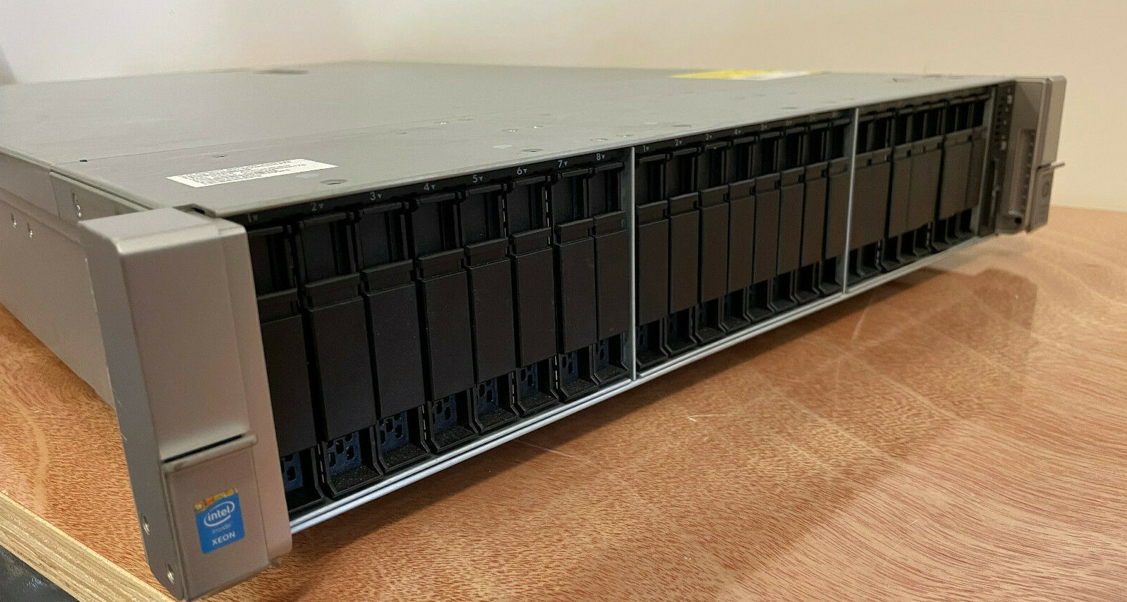 HP Proliant DL380 Gen9 24 bay, 32gb ram, 2x xeon e5-2620v3 p440ar