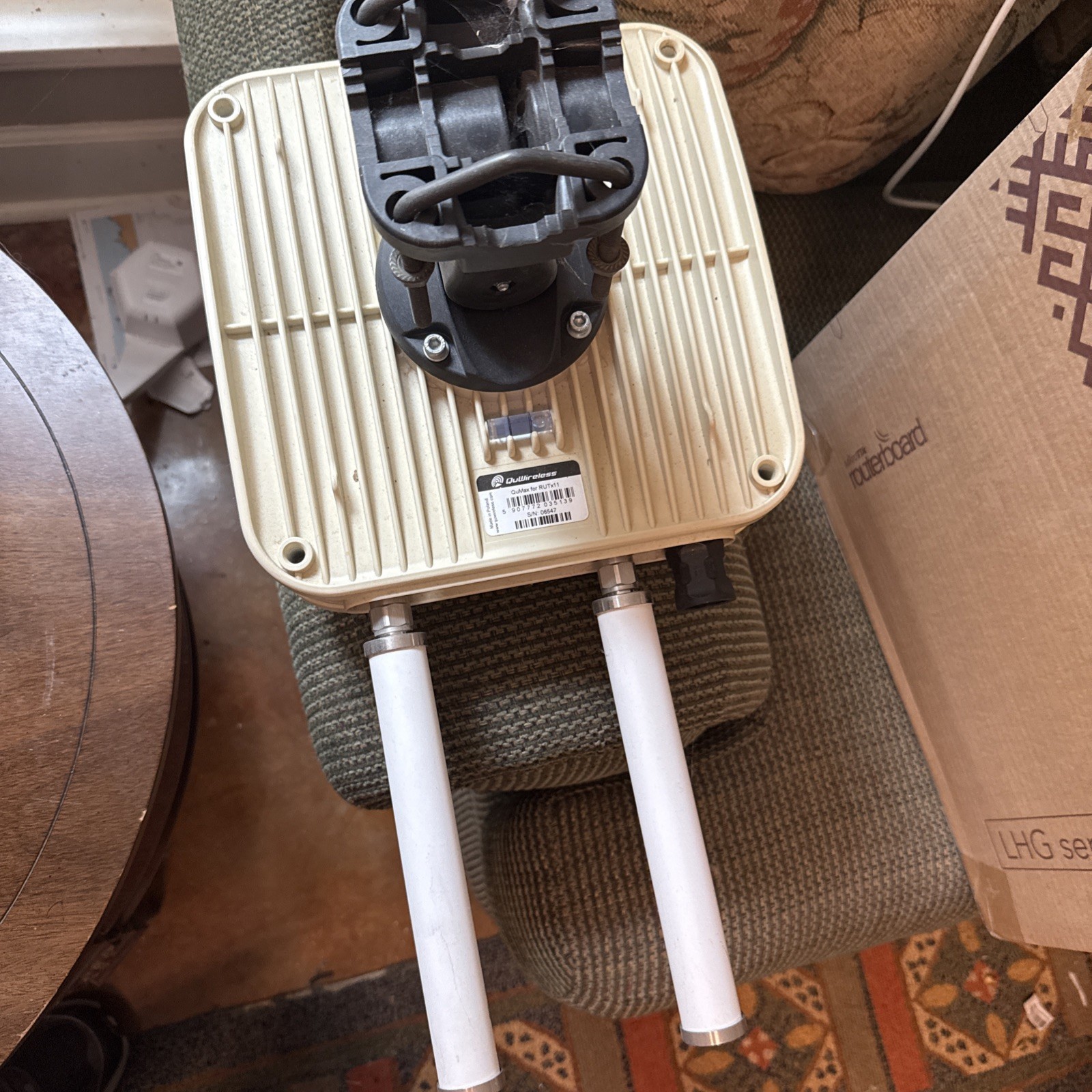 QuWireless Outdoor Antenna Box for Mikrotik RUTX11