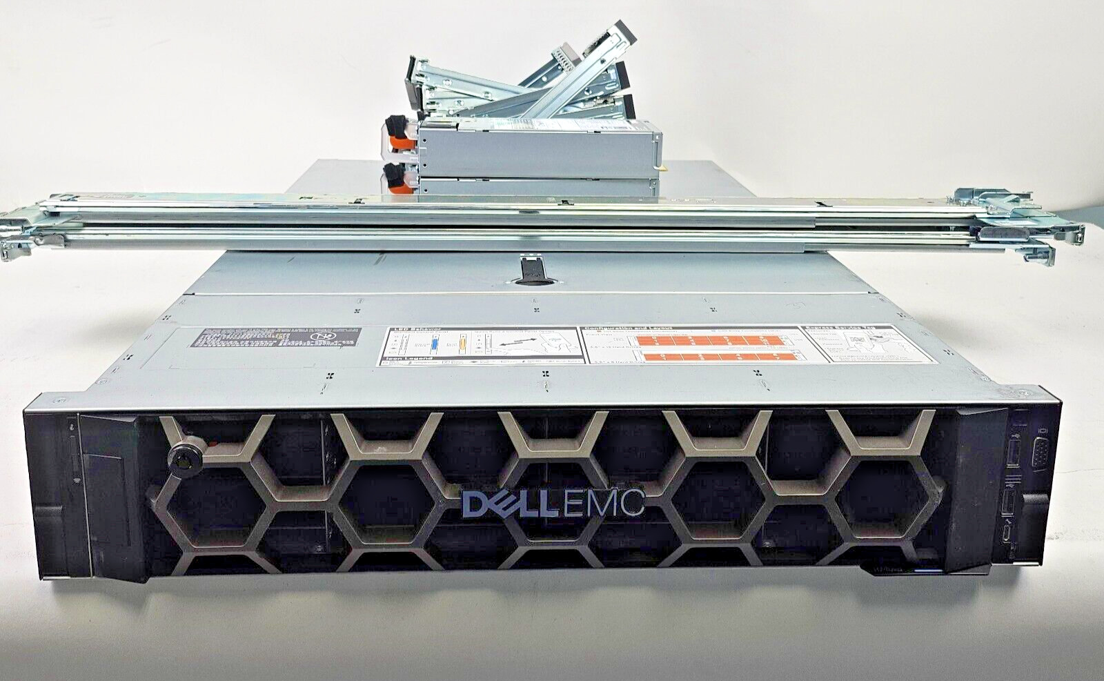 Dell PowerEdge R740xd 12bay,2-3.1ghz 18C,256gb,12 trays,H740,Idrac 9, 4X2.5 REAR