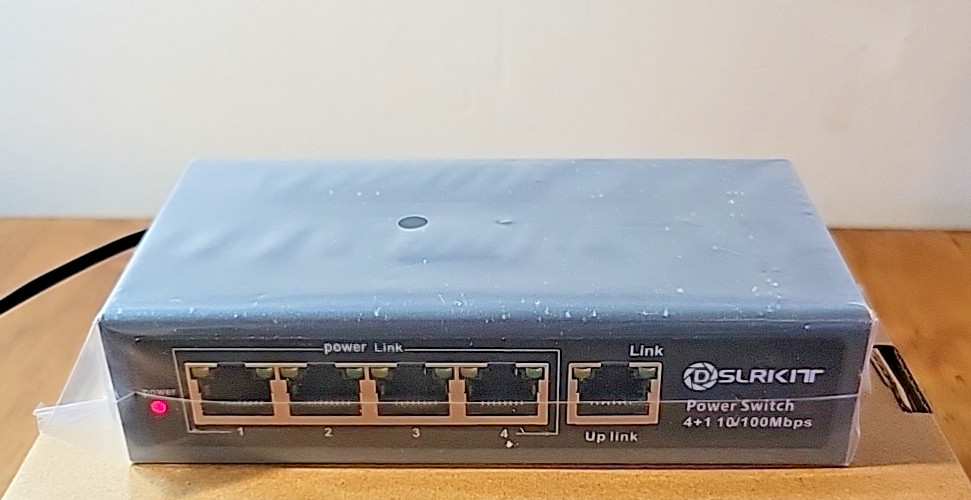 DSLRKIT 4+1 Port 10/100Mbps POE Switch Model: MID4P1U