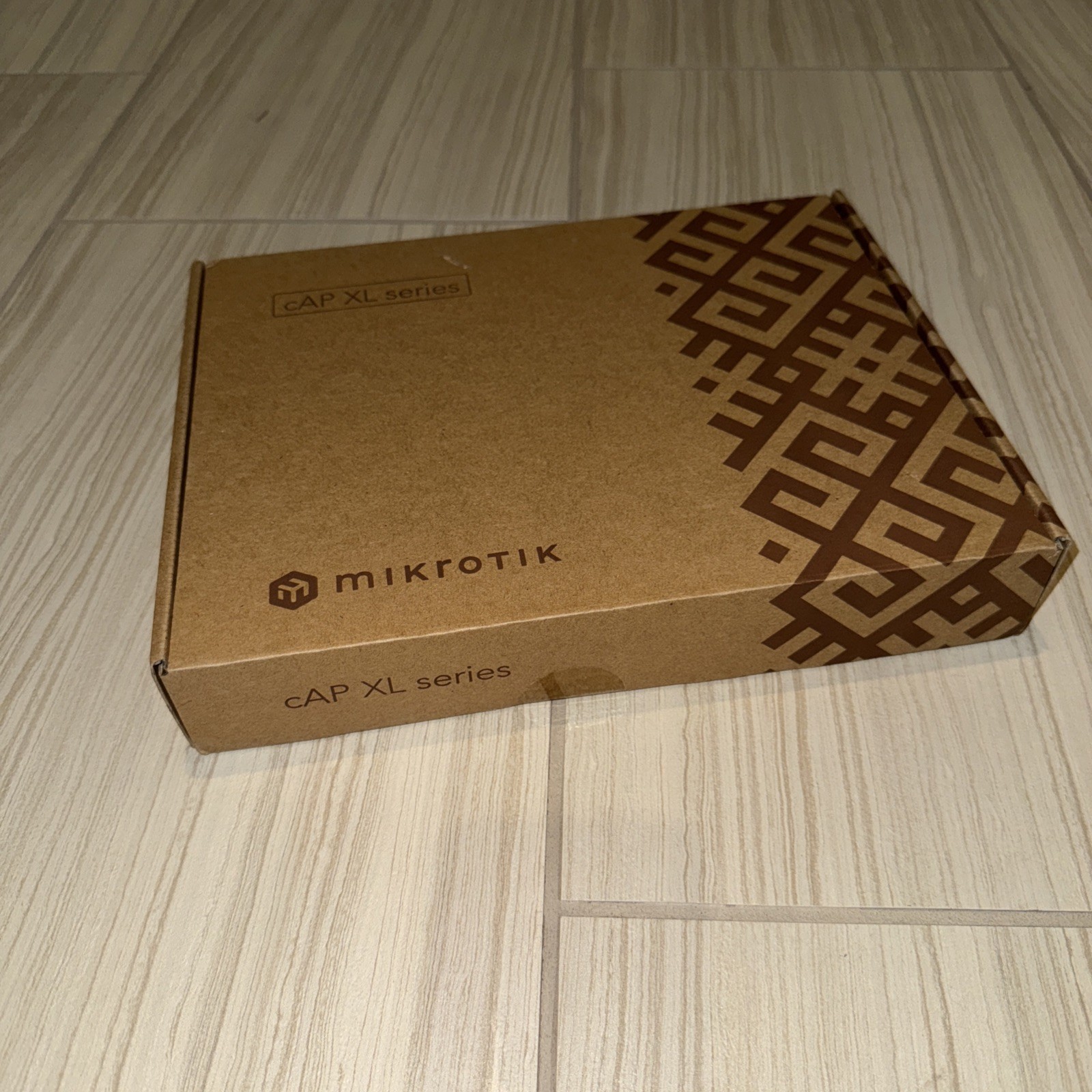 Mikrotik cAP XL ac US version Dual Band Dual Chain 2 x 10/100/1000 Ethernet port