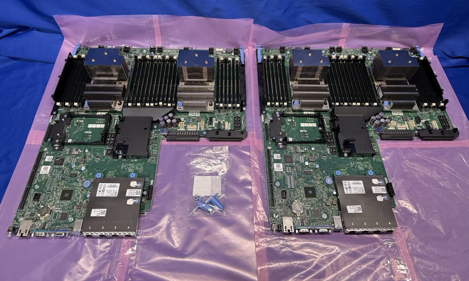 Dell PowerEdge R740 8D4C4 Motherboard Lot of 2 w/ 4x Xeon 2.6GHz – Green Lights