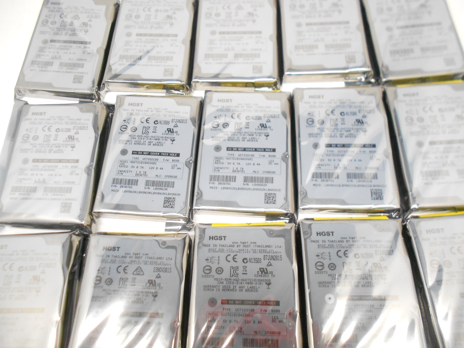 LOT OF 8 HGST 1TB 7.2K 2.5″ 6G SAS Server Hard Drive HP Dell HUC721010ASS601