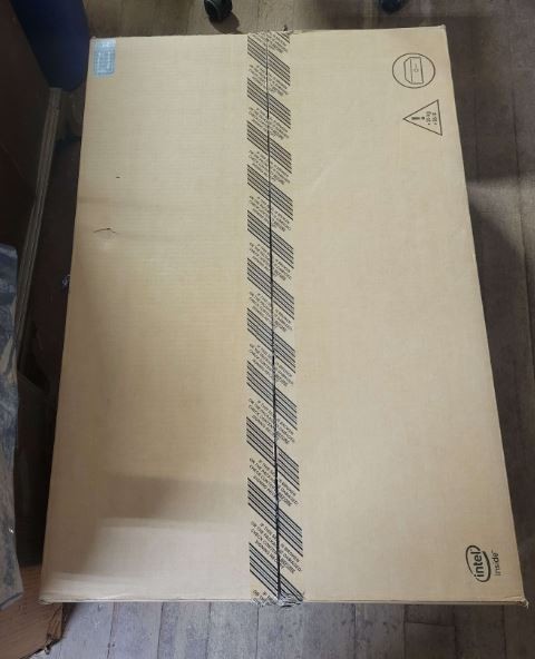 Brand New Dell PowerEdge R630 2x E5-2699v4 8Bay SFF 2x 200GB SSD  |64GB used Ram