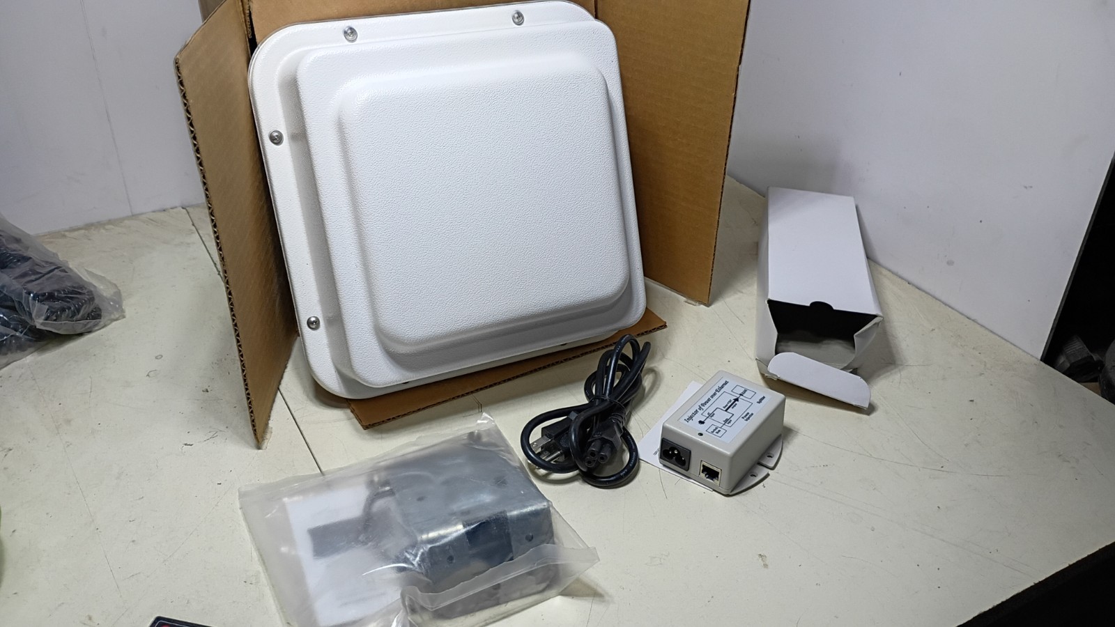 New MikroTik TPWD PO 415248 RB Dual Band CPE Kit 802.11BGN Routerboard 411