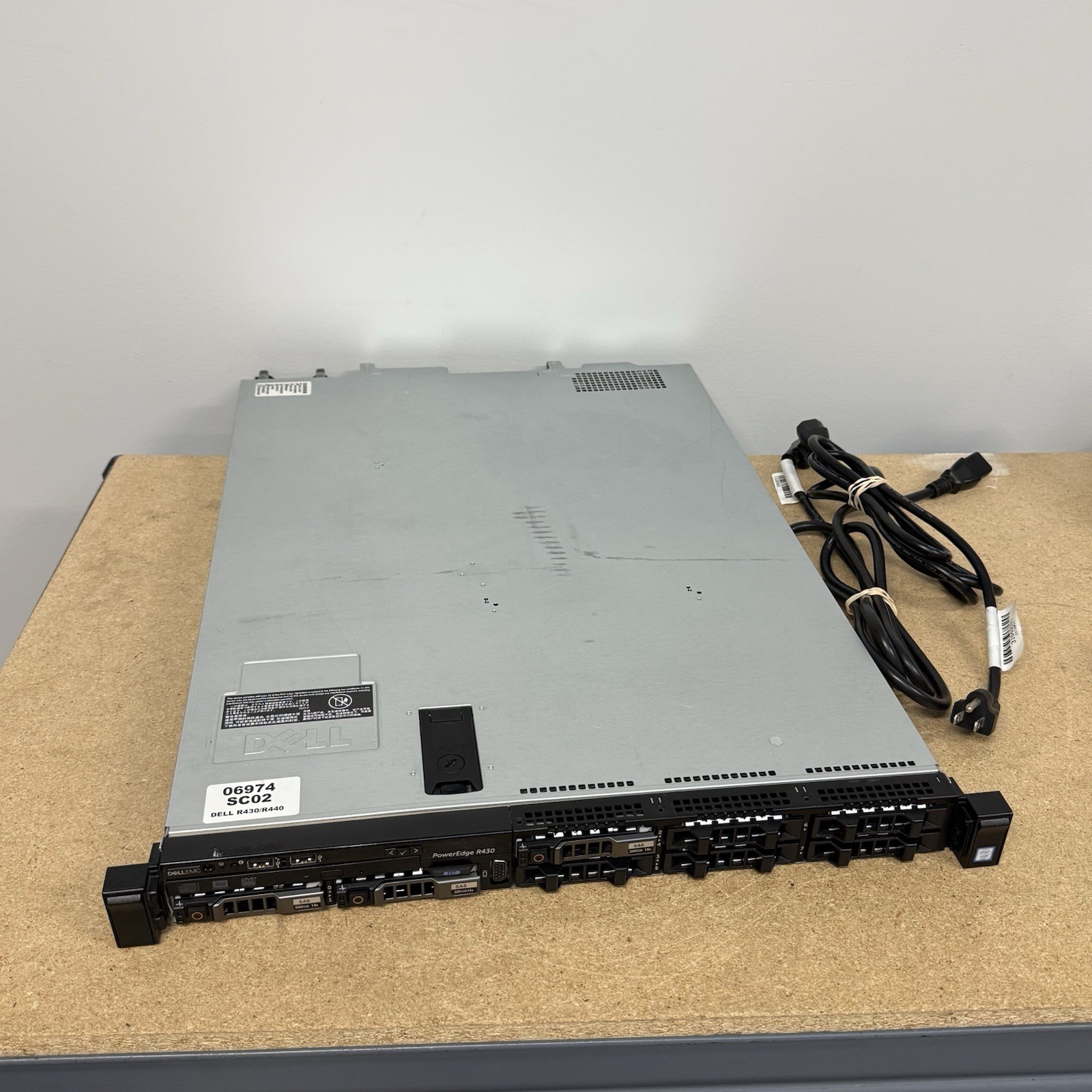 DELL E28S POWEREDGE R430 SERVER 3x 300GB 15K
