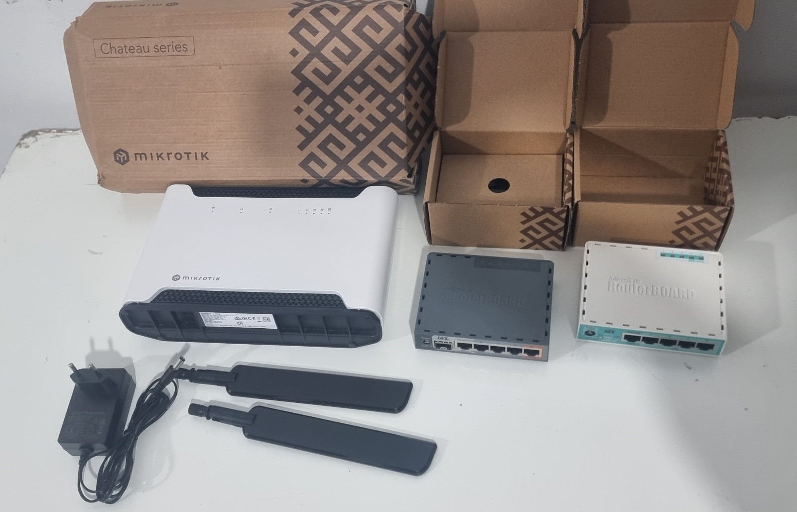 Lots of Mikrotik Chateau Lte12 RBD53G , Hex Router, Hex-S Router